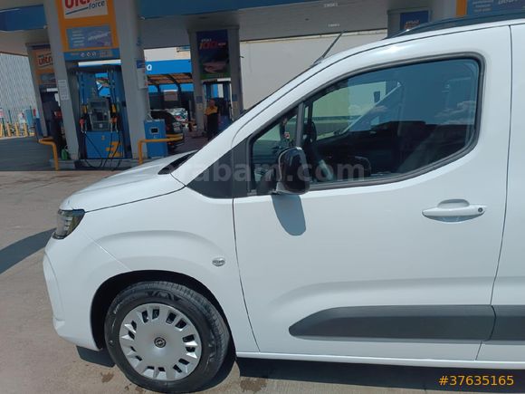 Sahibinden Opel Combo 1.5 D Essential 2024 Model  24.500 km Beyaz