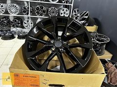 LEON AKREP FR 18 BLACK 18 JANT 5x112