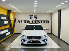 ES AUTO 2022 VOLVO S60 2.0 B5 PLUS BRİGHT AWD CAM TAVAN HATASIZ