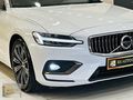 ES AUTO 2022 VOLVO S60 2.0 B5 PLUS BRİGHT AWD CAM TAVAN HATASIZ