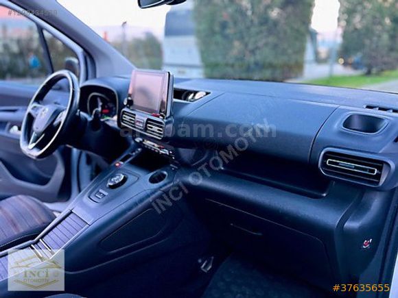 İNCİ OTOMOTİV 2023 Opel Combo 1.5 D Ultimate, Cam tavan Hatasız