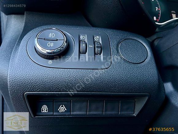 İNCİ OTOMOTİV 2023 Opel Combo 1.5 D Ultimate, Cam tavan Hatasız