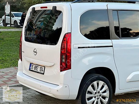 İNCİ OTOMOTİV 2023 Opel Combo 1.5 D Ultimate, Cam tavan Hatasız
