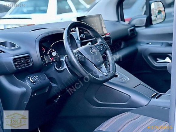 İNCİ OTOMOTİV 2023 Opel Combo 1.5 D Ultimate, Cam tavan Hatasız