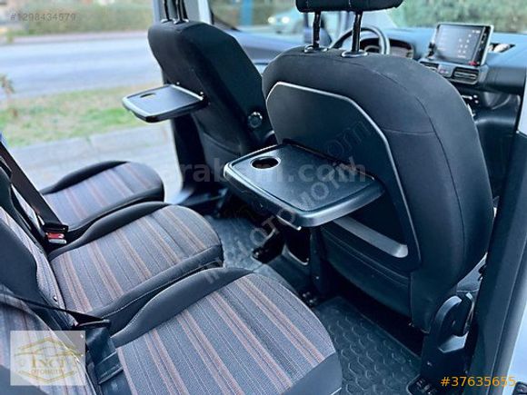 İNCİ OTOMOTİV 2023 Opel Combo 1.5 D Ultimate, Cam tavan Hatasız