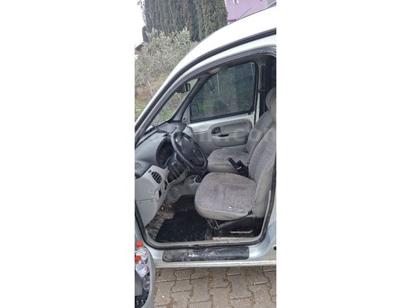 KANGO 1.5 dci DİZEL ÇİFT SÜRGÜLÜ FULL BAKIMLI Muaynesi yeni