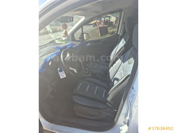 Sahibinden Ford Tourneo Courier 1.5 TDCi Titanium Plus 2023 Model