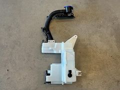 FORD FOCUS 4-4/5 SİLECEK SU DEPOSU KOMPLE JX7B17B613HA