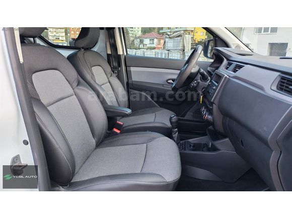 YEŞİL AUTO'dan 2023- RENAULT-EXPRESS COMBİ-DİZEL-HATASIZ