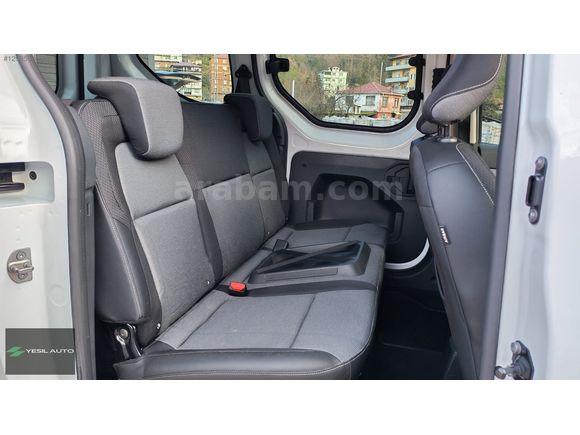 YEŞİL AUTO'dan 2023- RENAULT-EXPRESS COMBİ-DİZEL-HATASIZ
