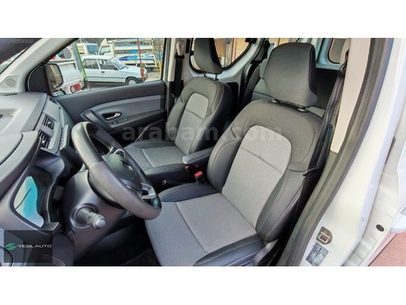 YEŞİL AUTO'dan 2023- RENAULT-EXPRESS COMBİ-DİZEL-HATASIZ