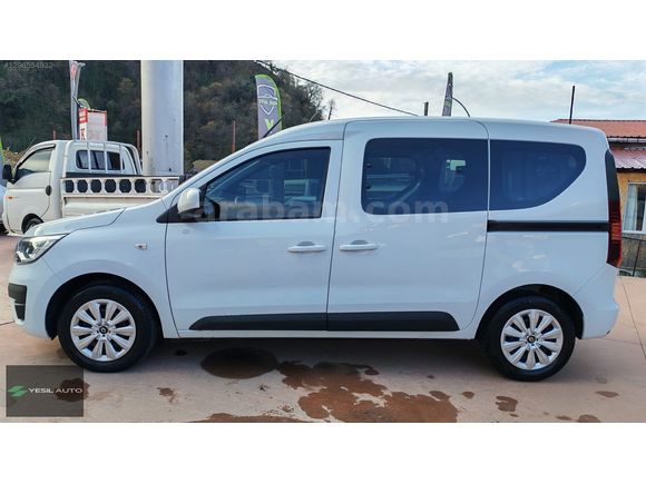 YEŞİL AUTO'dan 2023- RENAULT-EXPRESS COMBİ-DİZEL-HATASIZ