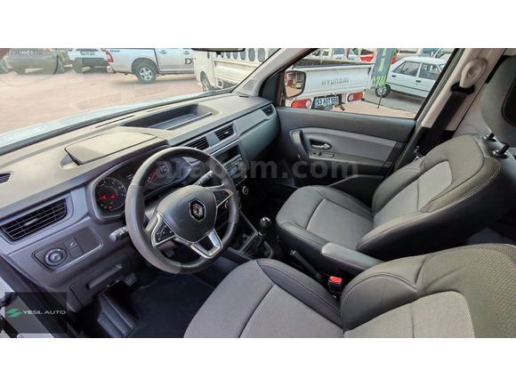 YEŞİL AUTO'dan 2023- RENAULT-EXPRESS COMBİ-DİZEL-HATASIZ