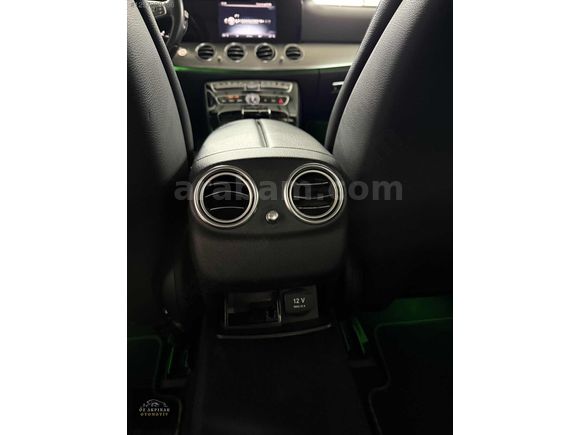 ÖZ AKPINAR OTOMOTİVDEN MERCEDES E200 AVANGARDE HATASIZ BOYASIZ