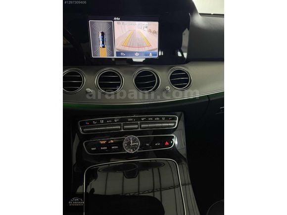 ÖZ AKPINAR OTOMOTİVDEN MERCEDES E200 AVANGARDE HATASIZ BOYASIZ