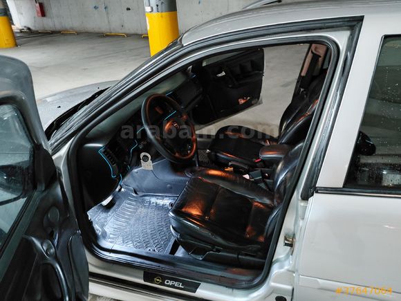 Sahibinden Opel Vectra 2.0 CDX 2000 Model