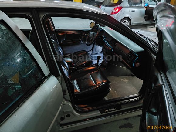 Sahibinden Opel Vectra 2.0 CDX 2000 Model