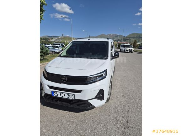 Sahibinden Opel Combo 1.5 CDTI Essential 2025 Model  1.000 km Beyaz