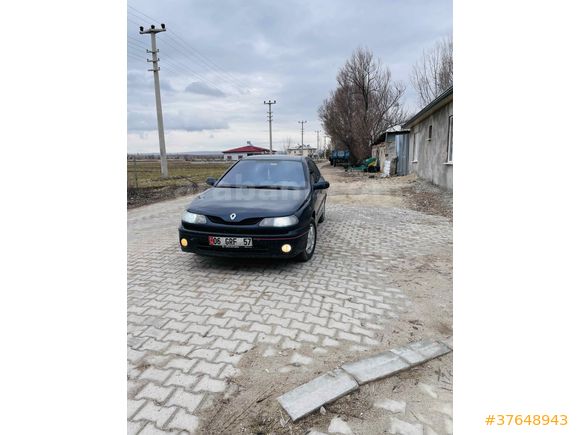 Sahibinden Renault Laguna 1.6 RXE 2001 Model  290.000 km Lacivert