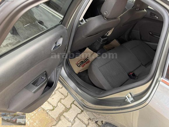 UĞUR OTODAN 2017 MODEL HATASIZ 166.870 KM OPEL ASTRA 1.6 EDİTİON