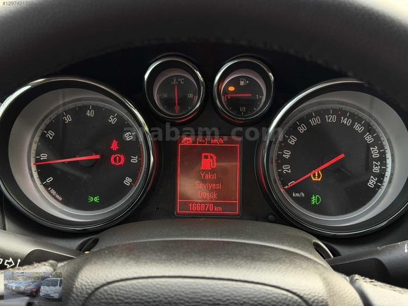 UĞUR OTODAN 2017 MODEL HATASIZ 166.870 KM OPEL ASTRA 1.6 EDİTİON