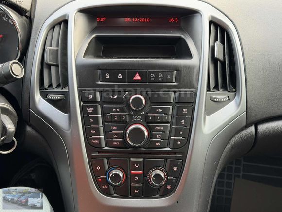 UĞUR OTODAN 2017 MODEL HATASIZ 166.870 KM OPEL ASTRA 1.6 EDİTİON