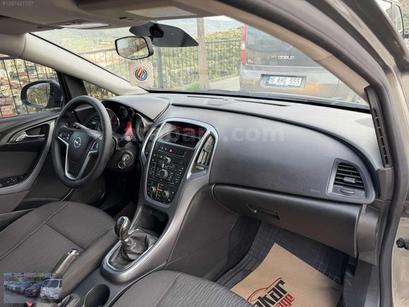 UĞUR OTODAN 2017 MODEL HATASIZ 166.870 KM OPEL ASTRA 1.6 EDİTİON
