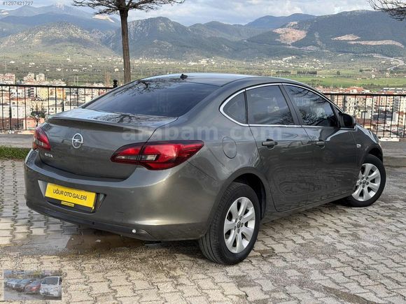 UĞUR OTODAN 2017 MODEL HATASIZ 166.870 KM OPEL ASTRA 1.6 EDİTİON