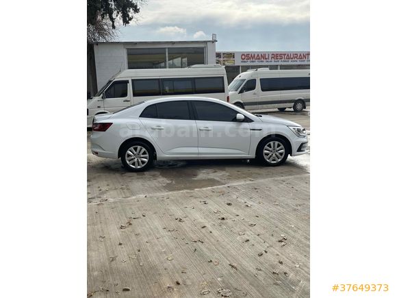 Sahibinden Renault Megane 1.3 TCe Joy 2022 Model 