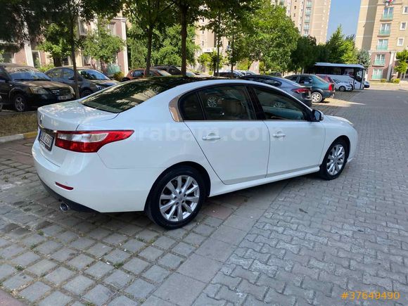 Sahibinden Renault Latitude 1.5 dCi privallege 2011 Model  320.000 km Beyaz