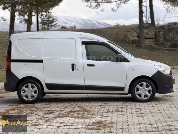 ARAS AUTO'DAN 2 PARÇA BOYALI CAM GİBİ DACİA DOKKER