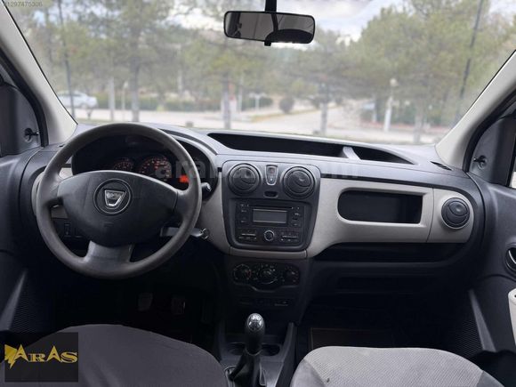ARAS AUTO'DAN 2 PARÇA BOYALI CAM GİBİ DACİA DOKKER