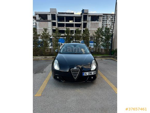 Sahibinden Düşük Km Giulietta 1.4 TB MultiAir Distinctive 2012 Model Taba Deri Koltuklu