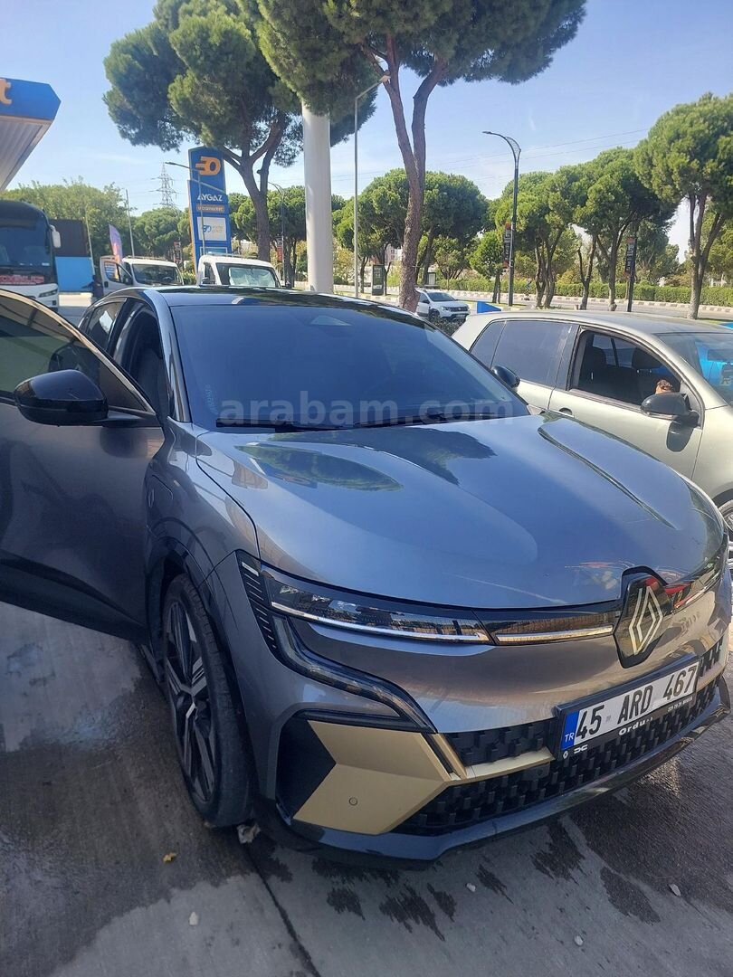 Sahibinden Renault Megane E-Tech Iconic 2023 Model Manisa 25.000 km Gri 1