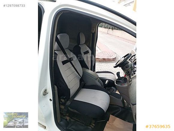 2010.MODEL.RENAULT.KANGO