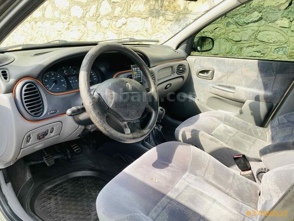 RENAULT MEGANE 1 1.6 16W 