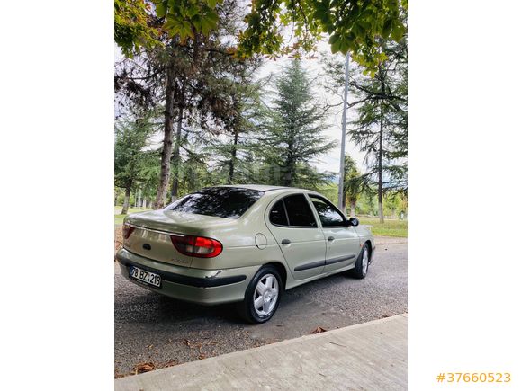 RENAULT MEGANE 1 1.6 16W 