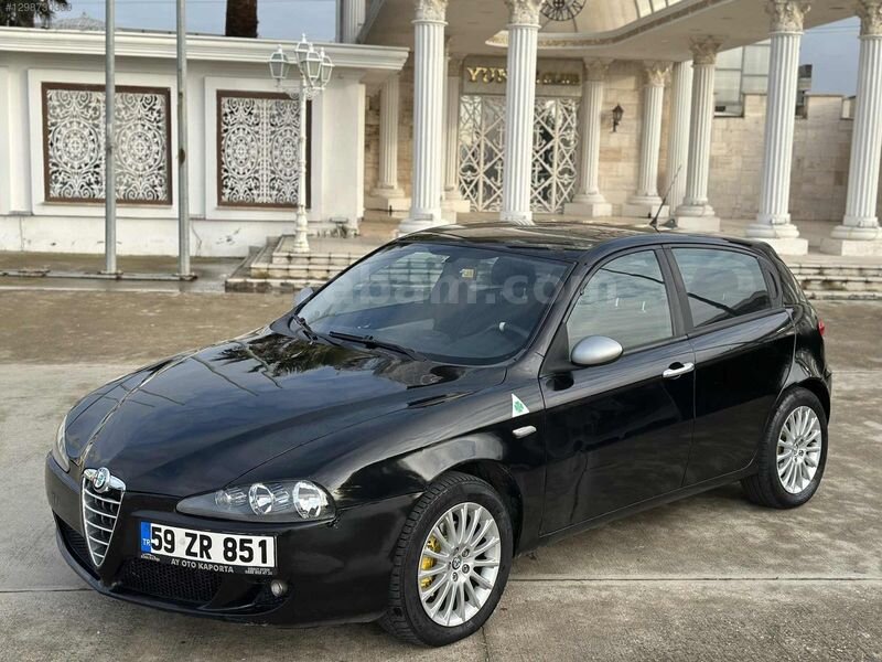 Galeriden Alfa Romeo 147 1.6 TS Distinctive 2006 Model Bursa 243.000 km Siyah