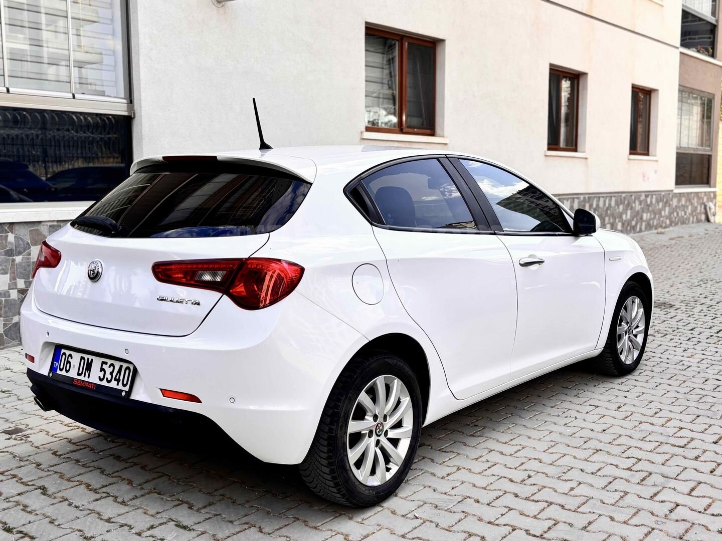 Galeriden Alfa Romeo Giulietta 1.6 JTD Progression 2016 Model Ankara 149.000 km Beyaz 6
