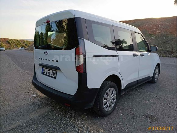 Ford Tourneo Courier 1.5 EcoBlue Trend 2023 Model İstanbul