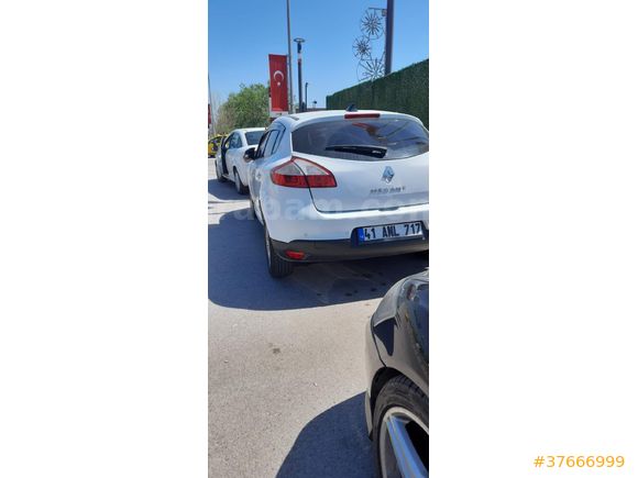Sahibinden Renault Megane 1.5 dCi Dynamique 2011 Model