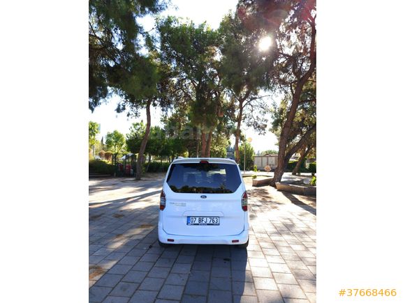 Sahibinden Ford Tourneo Courier 1.6 TDCi Titanium 2017 Model