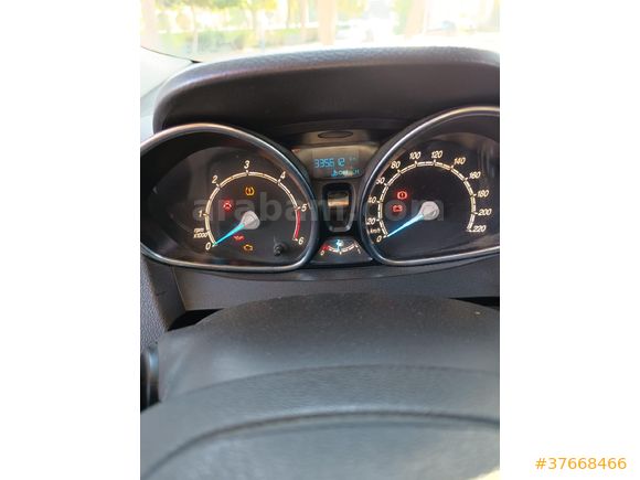 Sahibinden Ford Tourneo Courier 1.6 TDCi Titanium 2017 Model