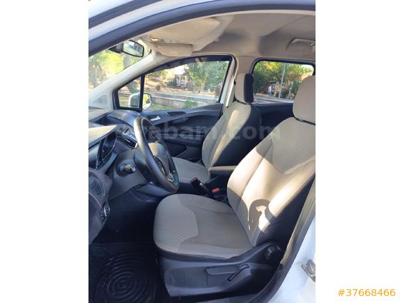 Sahibinden Ford Tourneo Courier 1.6 TDCi Titanium 2017 Model