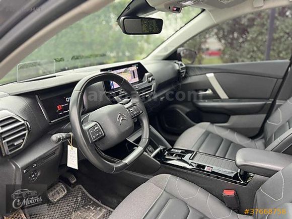 CO MOTORS'DAN 2023 CİTROEN C4 X SHİNE BOLD CAM TAVAN 75.000 KM