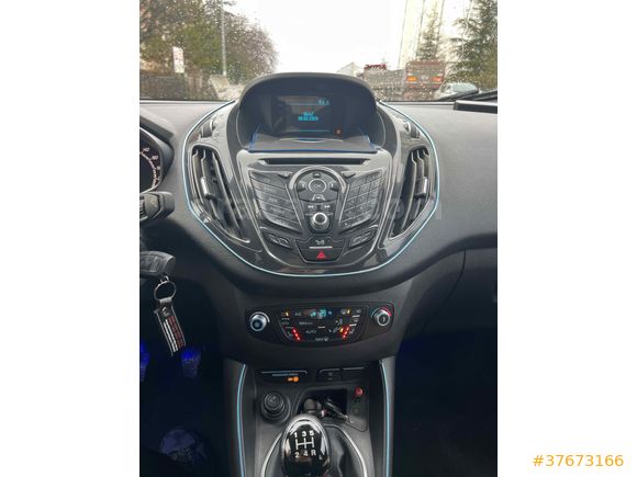 Sahibinden Ford Tourneo Courier 1.5 TDCi Titanium Plus 2018 Model 