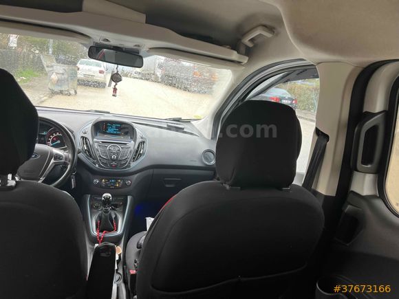 Sahibinden Ford Tourneo Courier 1.5 TDCi Titanium Plus 2018 Model 