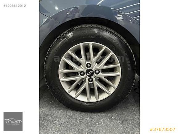 YANASİP'DEN 2019 KİA RİO 1.25 CVVT ELEGANCE HATCHBACHK MANUEL