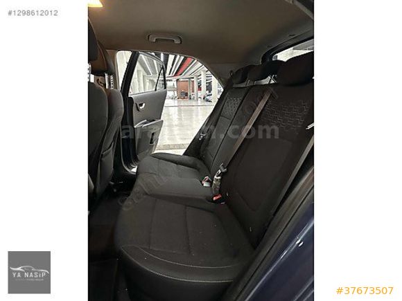YANASİP'DEN 2019 KİA RİO 1.25 CVVT ELEGANCE HATCHBACHK MANUEL