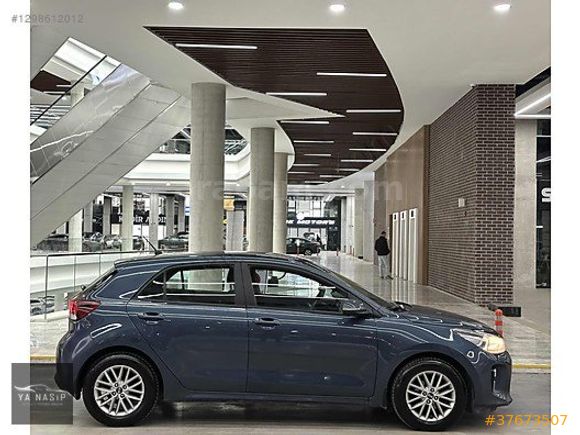 YANASİP'DEN 2019 KİA RİO 1.25 CVVT ELEGANCE HATCHBACHK MANUEL